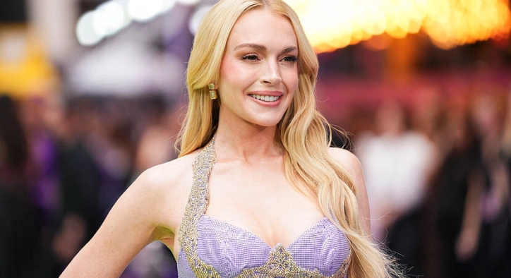 Lindsay Lohan Brustvergrößerung: Vorher Nachher Analyse