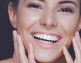 Hollywood-Lächeln Türkei: Maßgeschneidertes digitales Smile Makeover